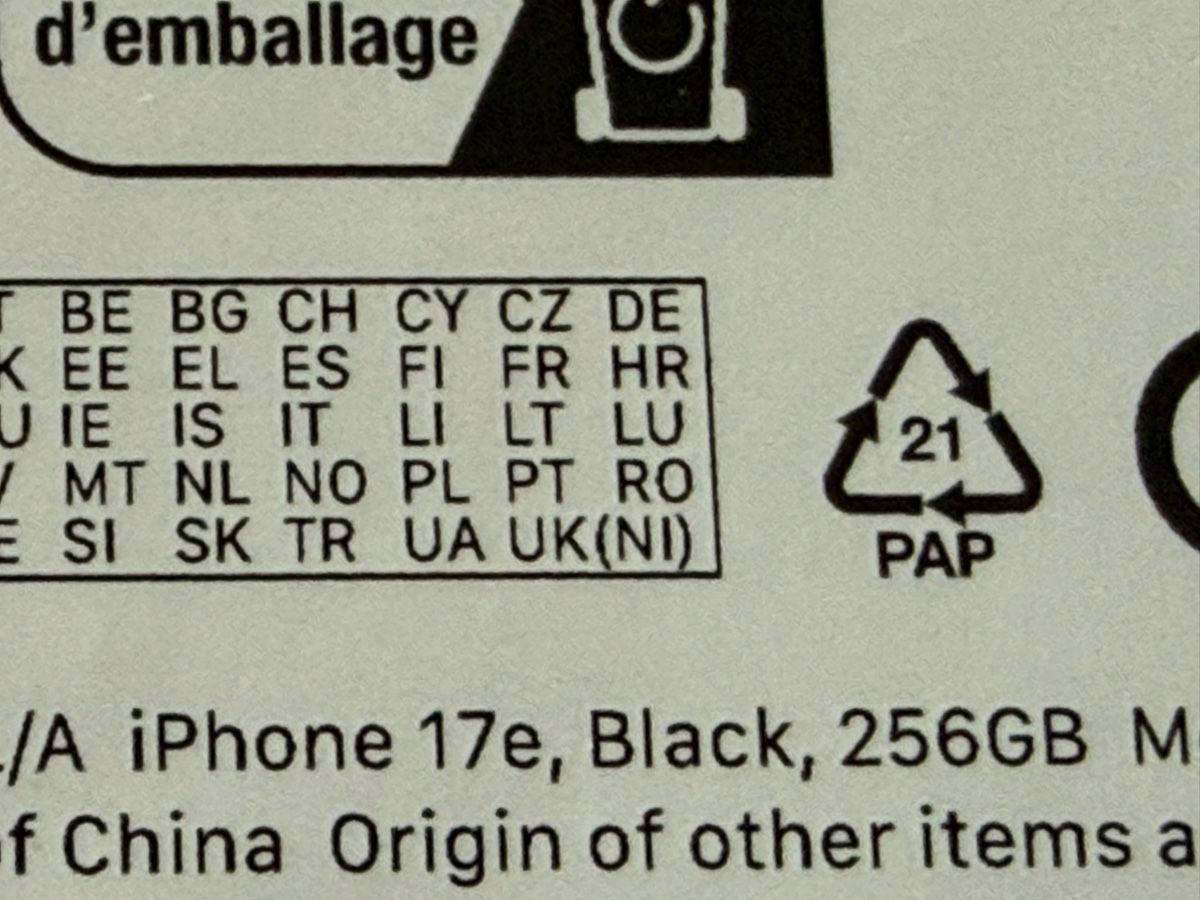 Apple Telefoni cellulari / Smartphones: Apple iPhone 17e 256GB Black Neu – Nuovo e nell'imballaggio originale da Savognin venduto da Buongiorno 2
