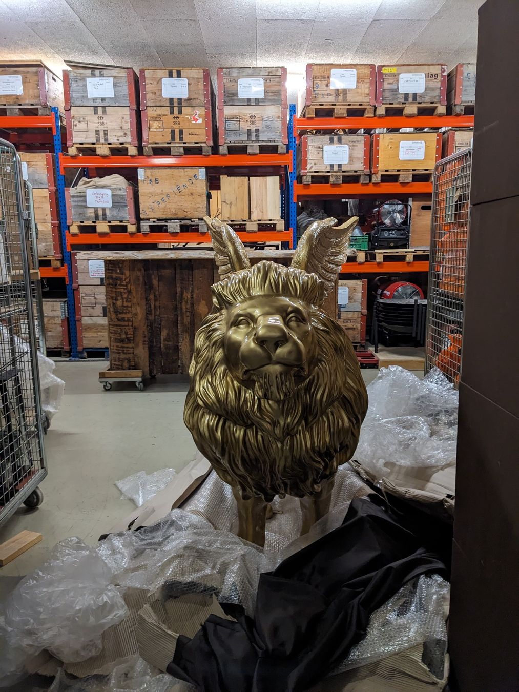 Sculture & Statue: Magnifique Lion Ailé Doré – Usato da Schönried venduto da niceforest 1