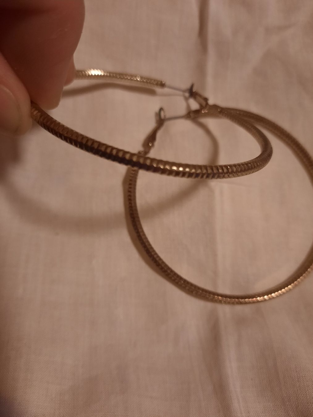 Ohrringe & -stecker: Goldene Ohrringe, Creolen, Durchmesser 6cm – Neu (gemäss Beschreibung) aus Unterterzen von elebo 2