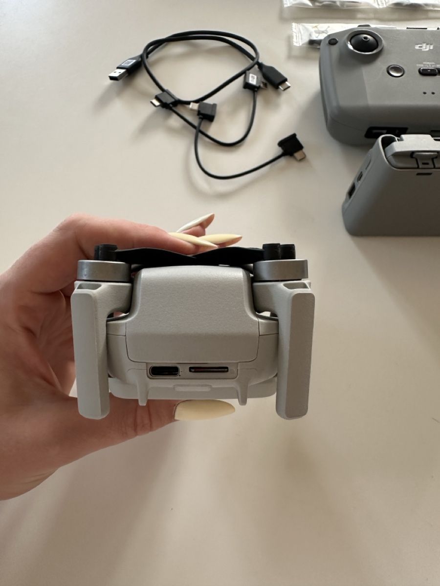 DJI Modellismo RC: DJI mini 2 Fly More Combo – Usato da Colombier NE venduto da cas_2yb5 3