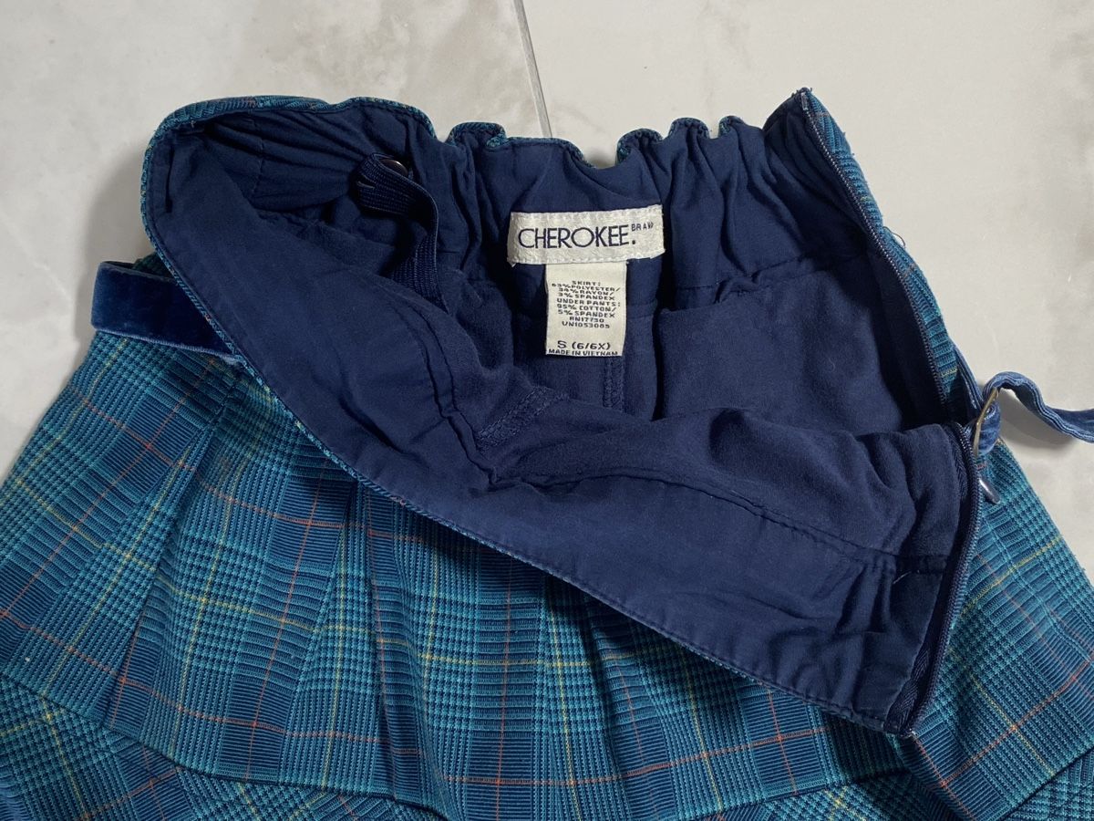 Vestiti & Gonne: Jupe Cherokee & T-Shirt Gr. 122 – Usato da Estavayer-le-Lac venduto da Mimmy02 3
