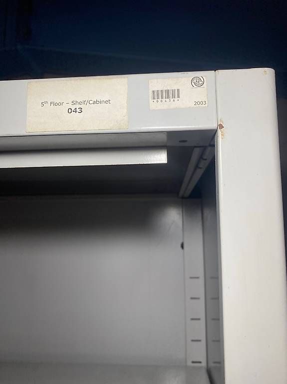 Schränke: Armoire solide en métal 4 Tablats – Gebraucht aus Chamoson von a_laroyale 4
