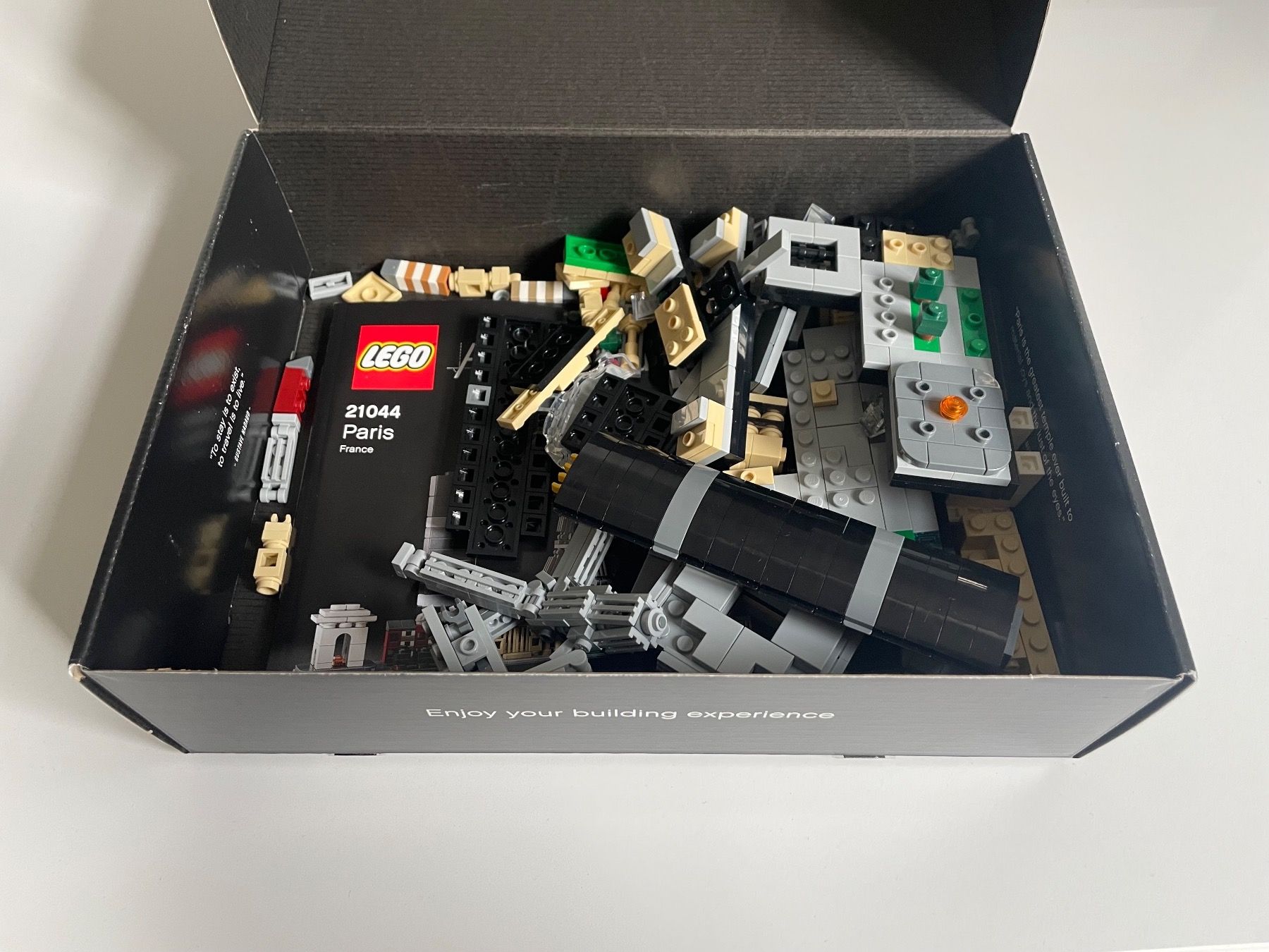 Lego Baukästen: Lego Architecture - Paris – Neu (gemäss Beschreibung) aus Zuerich von  1