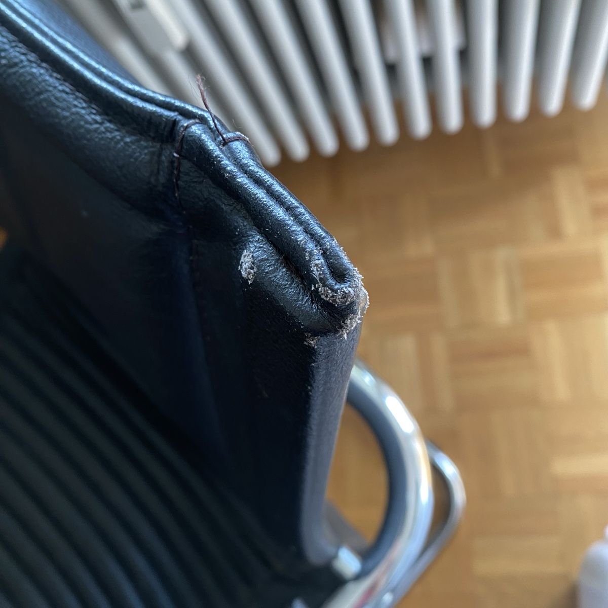 Sessel: Stuhl schwarz Freischwinger – Gebraucht aus Binningen von  4