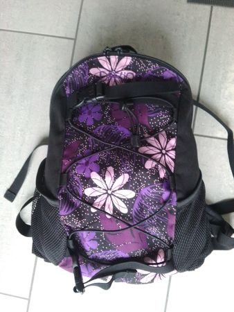 Dakine Rucksack schwarz/violett