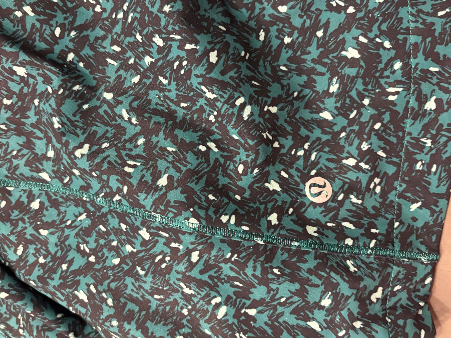 Lululemon Vestes: Laufjacke Lululemon Size 4 – D'occasion à Lachen SZ par MorenaW01 1