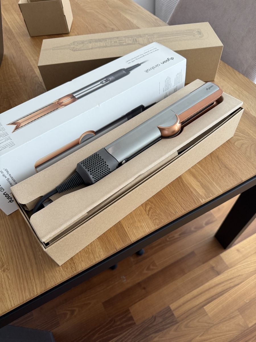 Dyson Asciugacapelli: Dyson Airstrait  – Usato da Allschwil venduto da Hiticello