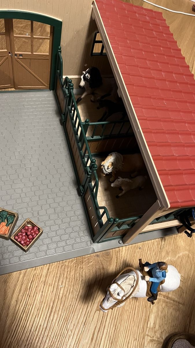 Schleich Giocattoli: Grosser Schleich Pferdestall – Usato da Stans venduto da Baba2011 2
