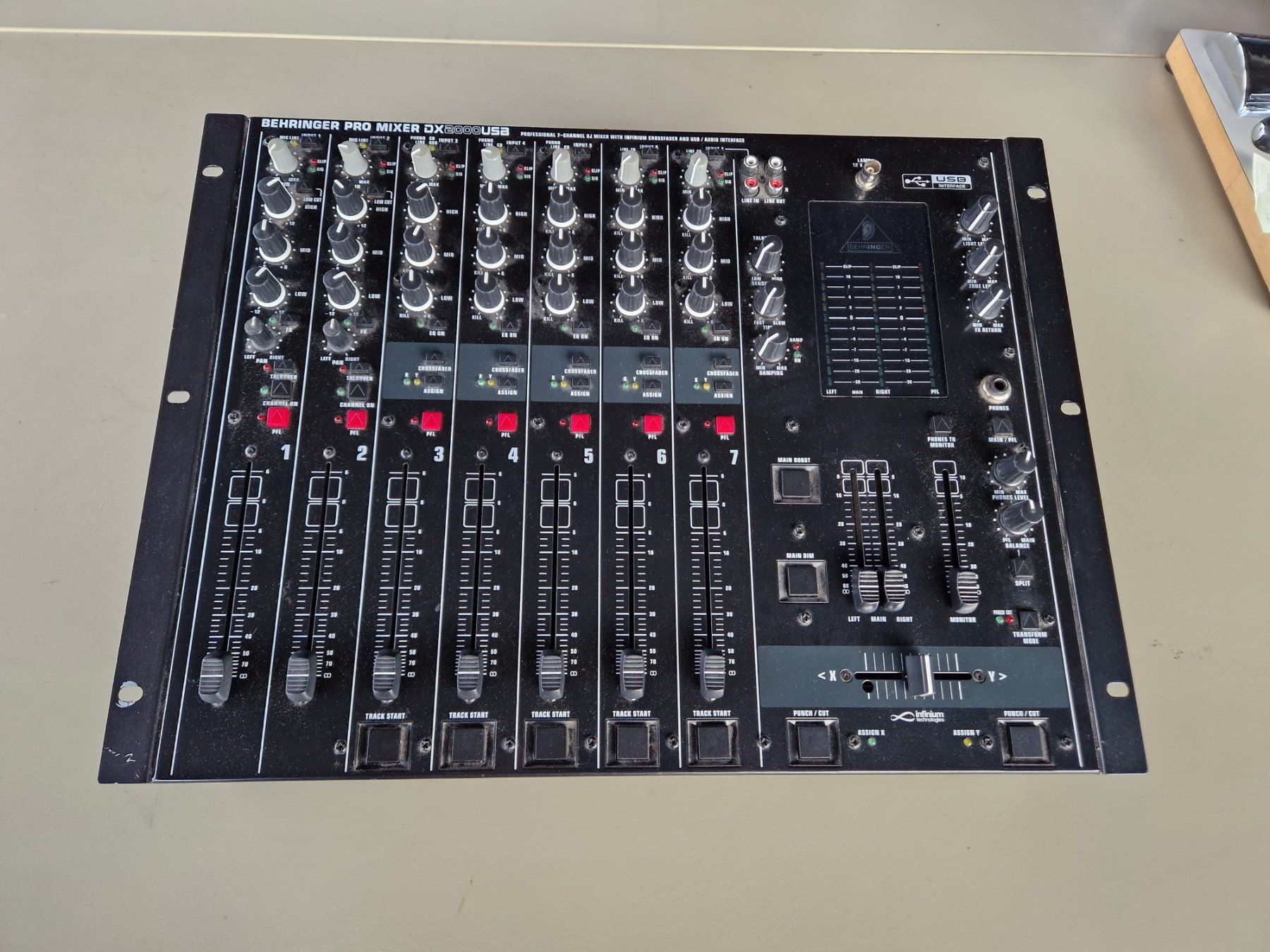 Behringer Console di mixaggio: Behringer Pro Mixer  DX-2000 USB  7 Kanal Mischpult – Usato da Wädenswil venduto da tome70
