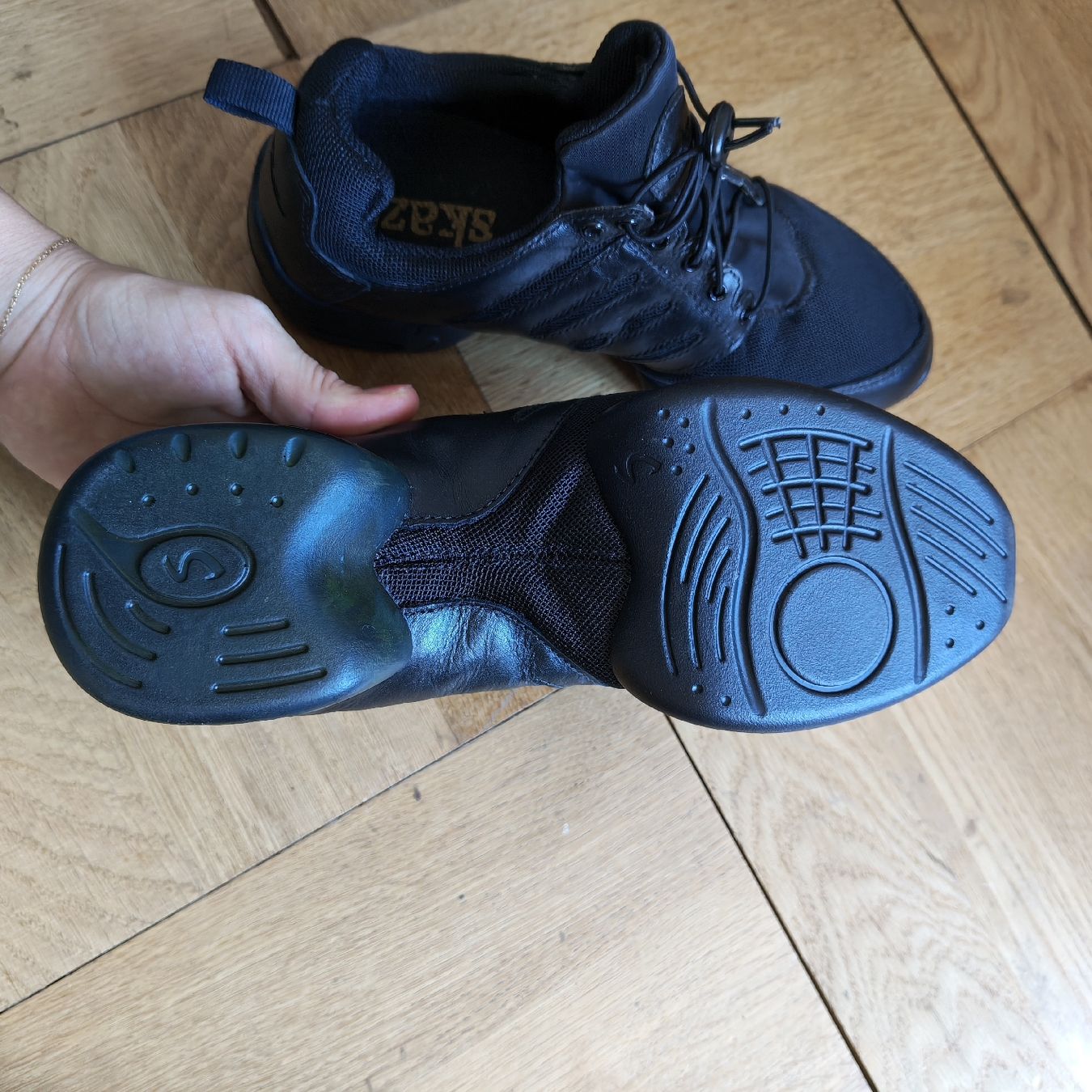 Scarpe da uomo: Skazz Dance Shoes 8M – Nuovo (secondo la descrizione) da Neuchâtel venduto da plazzzzma 1