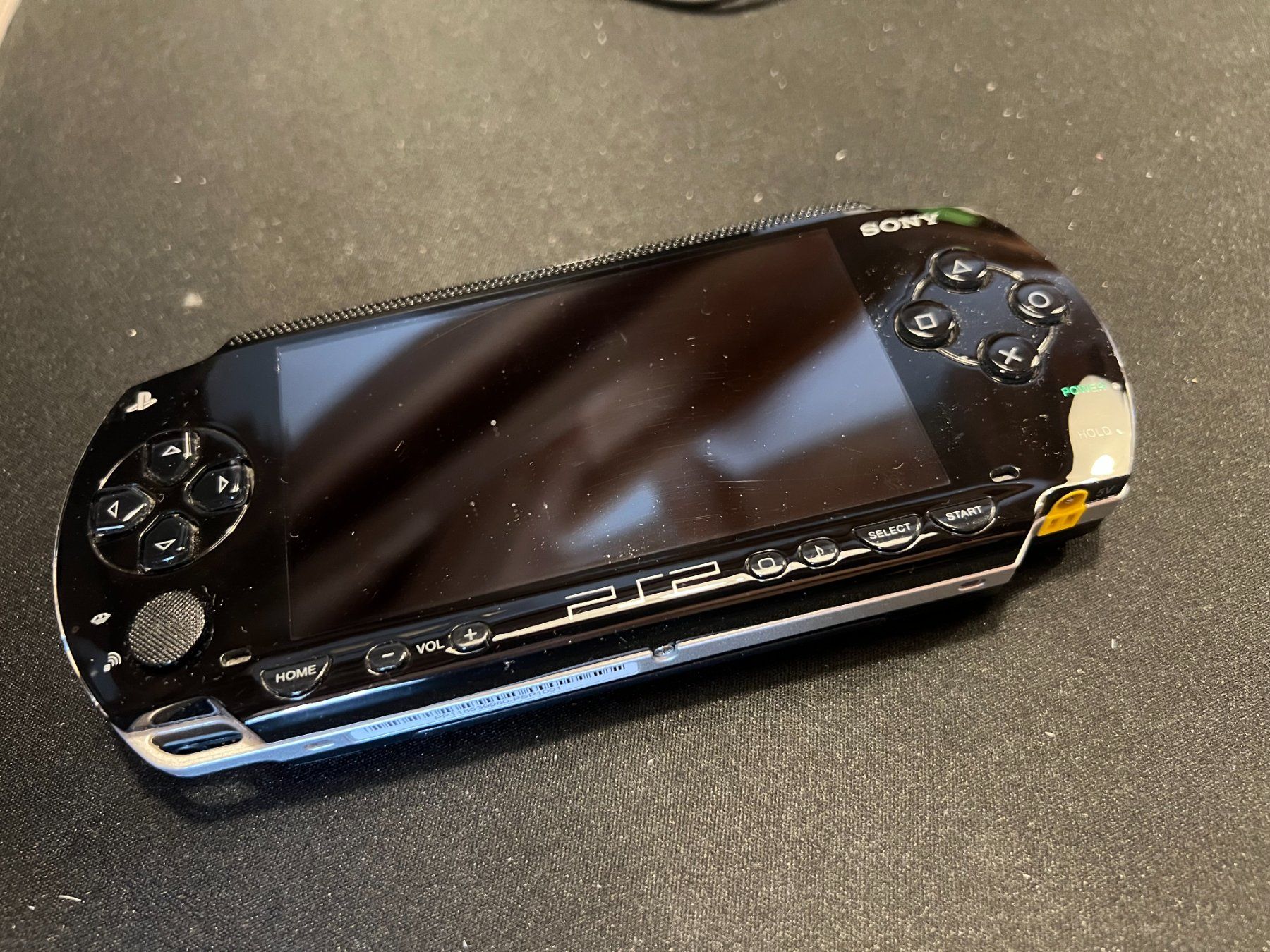 Sony Console: Sony PSP mit drei Spielen – Usato da Uster venduto da Stoessda 2