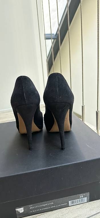 Scarpe da donna: Décolleté  Valentino 39  – Usato da Paradiso venduto da ann_wn8j 3