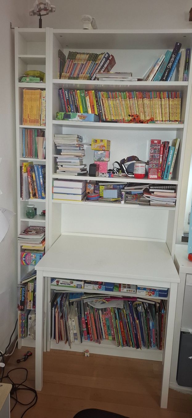 Ikea Schreibtische: Kinderschreibtisch mit regal – Gebraucht aus Rüschlikon von m_andres