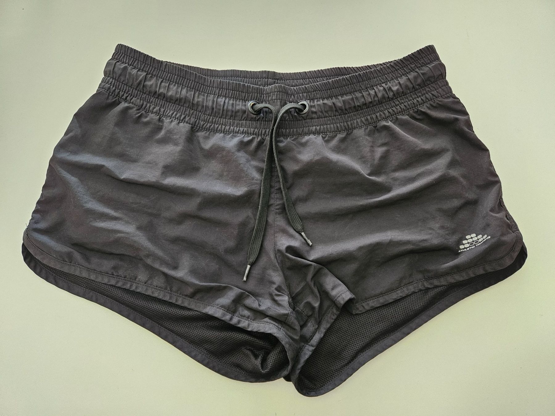 H&M Pantalons: Tolle, schwarze Sporthose Gr.34 – D'occasion à Schaffhausen par sabrina915