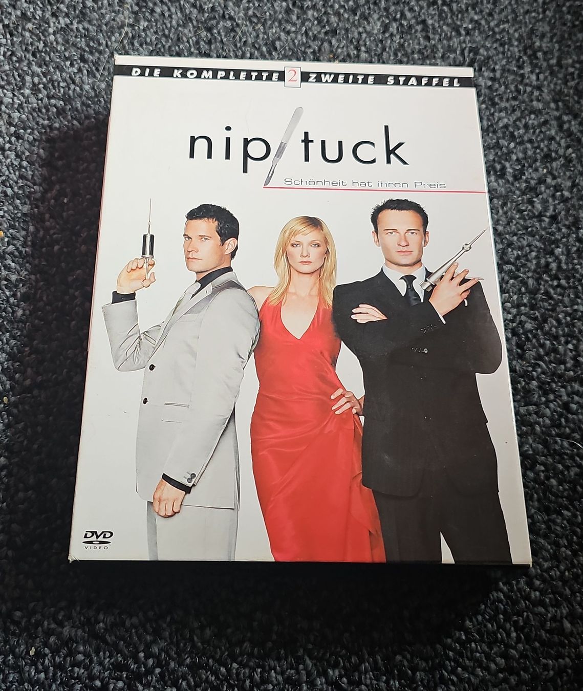 Tutti i DVDs: Nip/Tuck Staffel 2 DVD Box Komplett  – Usato da Ruswil venduto da jan_bxl5