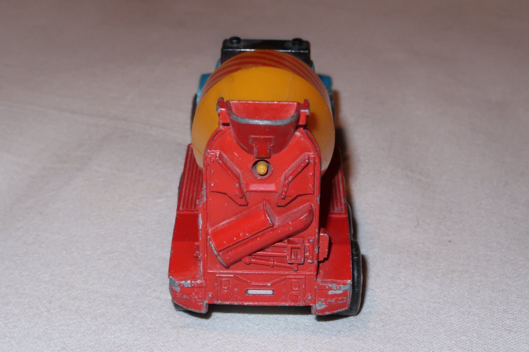 Matchbox Modellini d'auto: Matchbox Super Kings K-6 Cement Mixer – Usato da Muttenz venduto da Laeckerlihamschter 3