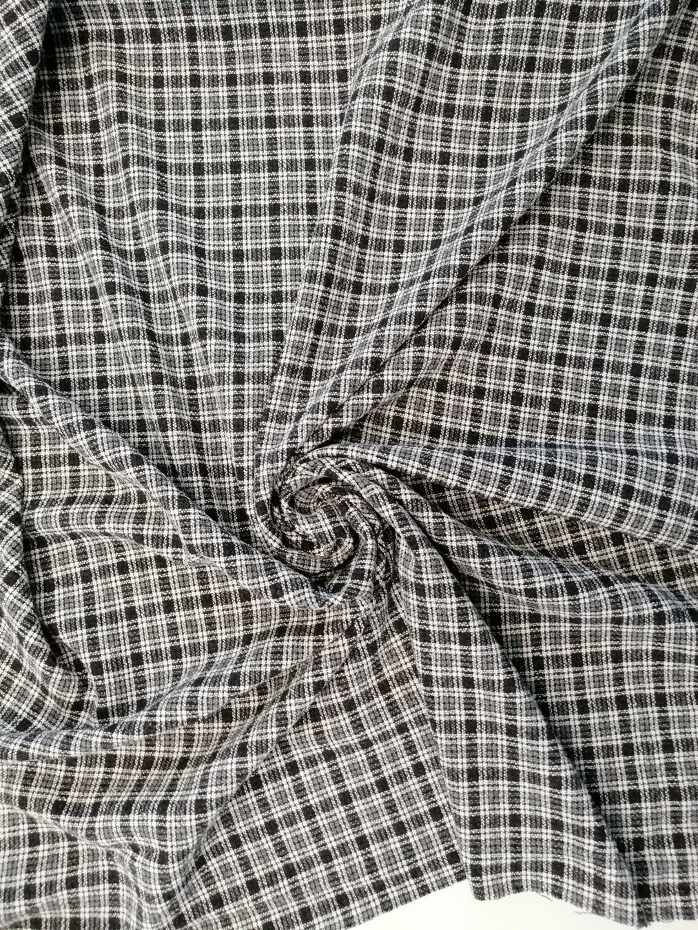 Stoffe: lockerer Stoff mit Karomuster - Wolle und Polyester - 2.3lfm – Neu und originalverpackt aus Winterthur von LederSchneiderei