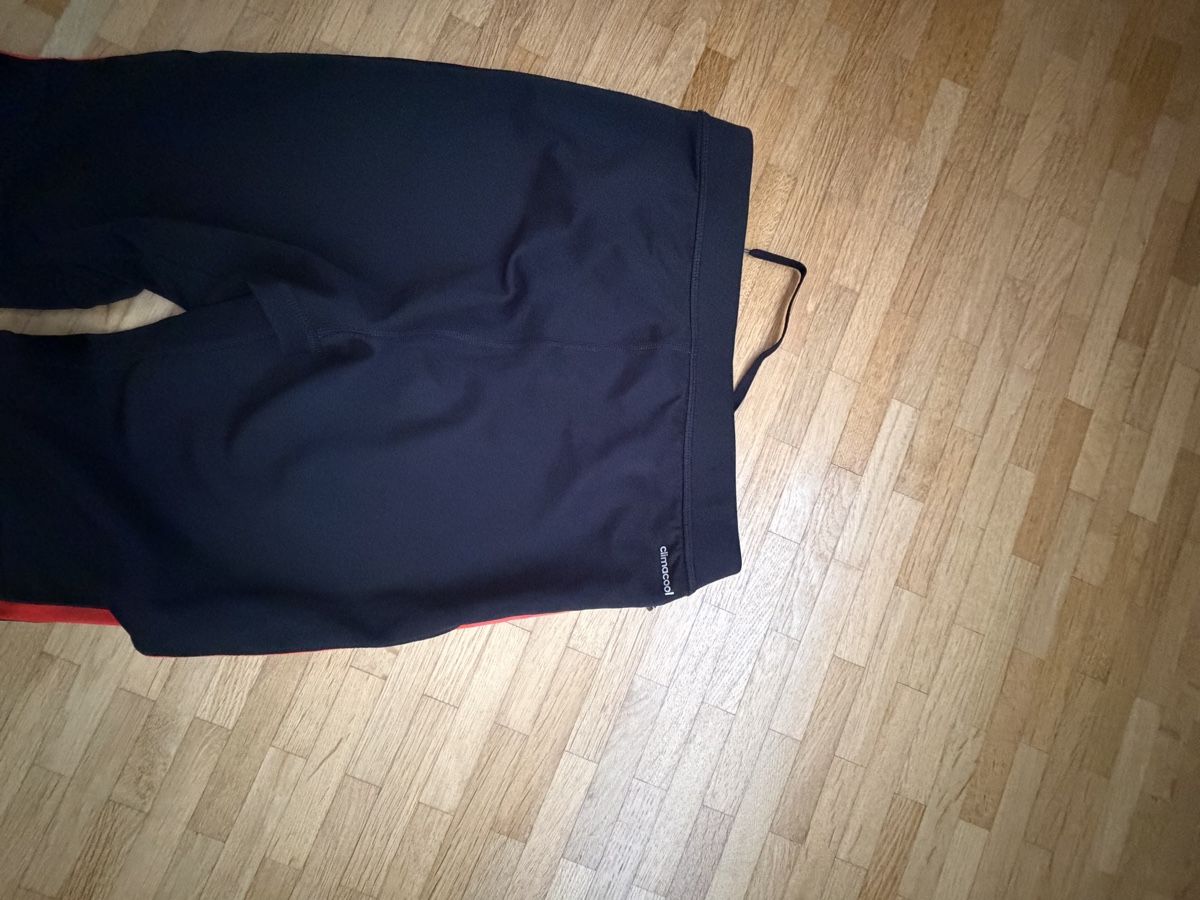 Adidas Hosen: Adidas Runninghose, Grösse M – Gebraucht aus Ittigen von mrv_jjl9 4