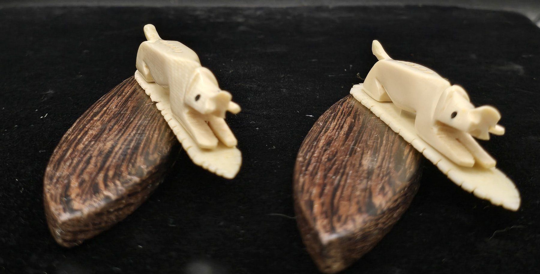 Statuette: Schnitzereien Hund ? Auf Holzsockel – Usato da Rorschacherberg venduto da snOOpydOg11 6