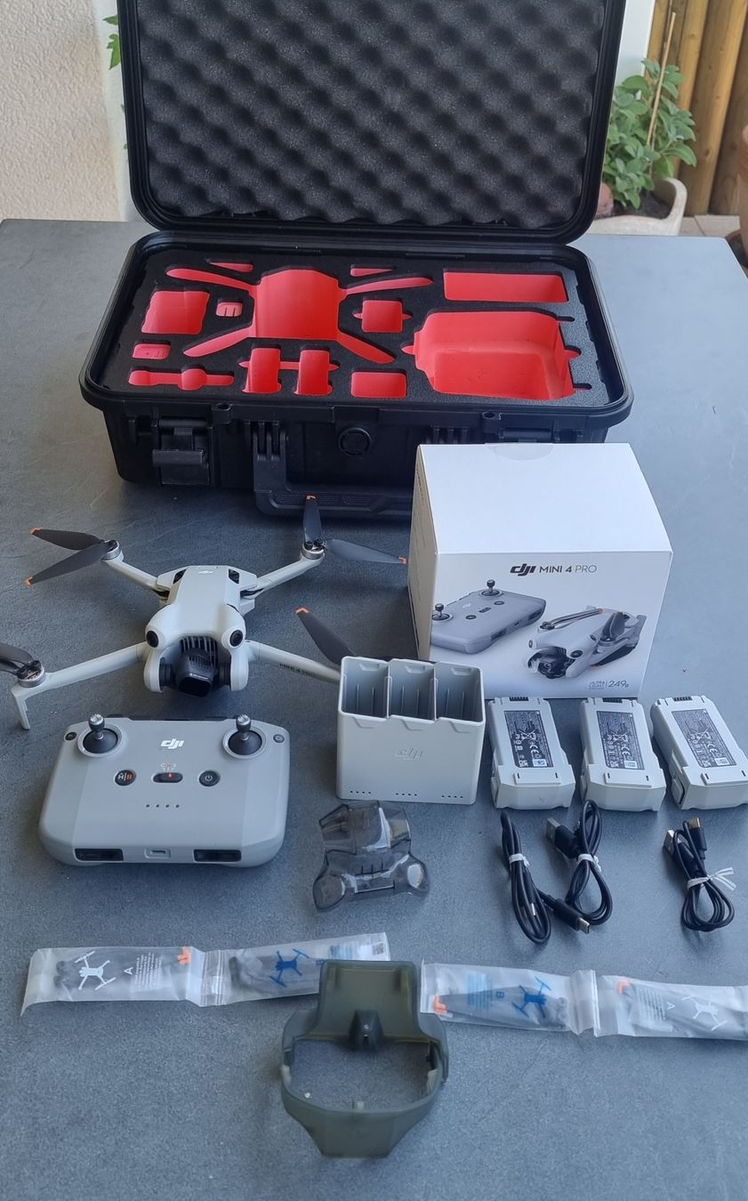 DJI Modellismo RC: DJI Mini 4 Pro Fly More Combo Plus mit Koffer, 3 Akkus – Usato da Linden venduto da Geranien02 8