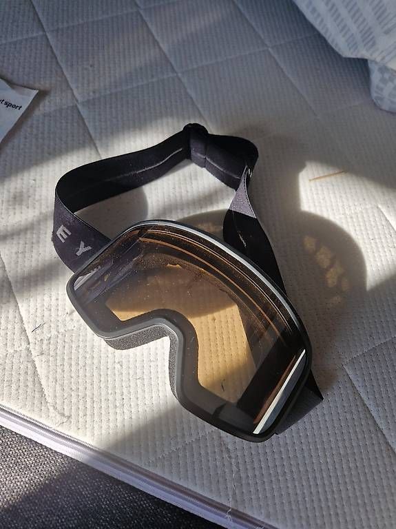Casques: Skihelm mit Brille – Neuf avec emballage d'origine à Oberbipp par dicker01 3