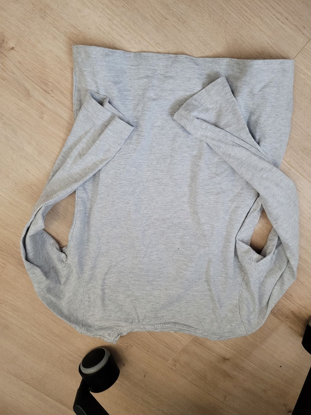 Pulls et sweat-shirts: dünner Pullover Gr. 122/128 – D'occasion à Lupsingen par sta_wgg5 4