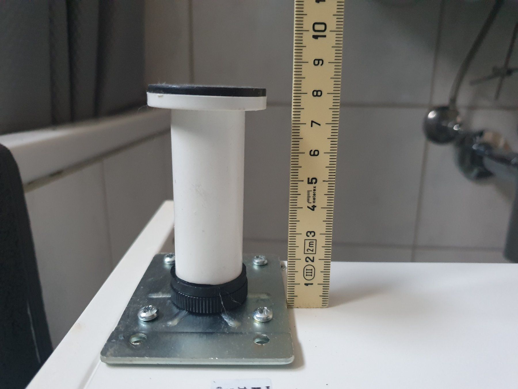 Ikea Altri mobili: Möbelfüsse weiss 8cm hoch – Usato da Bern venduto da NilsMosi 3