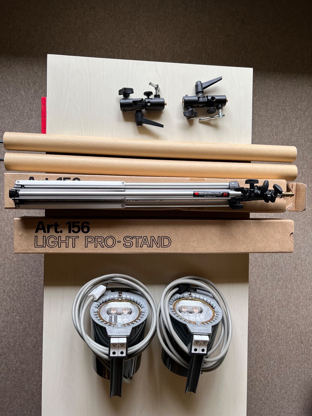 Manfrotto Lampade: Studioleuchten mit Manfrotto Stativen – Usato da Sennhof venduto da Johnbest 1