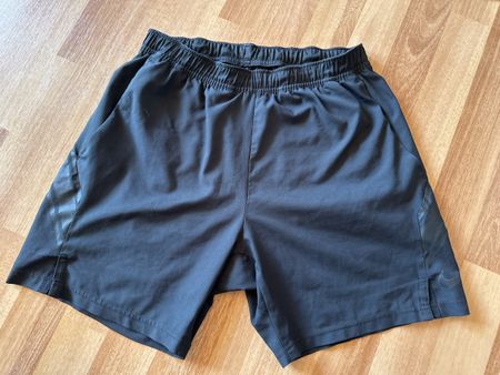 Nike Dri-FIT Laufshorts Gr. S Schwarz
