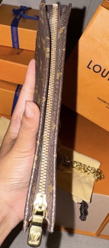 Louis Vuitton Borse: Louis Vuitton Pochette Cosmetic Pouch Monogram Canvas – Usato da baar venduto da may_8fwr 2