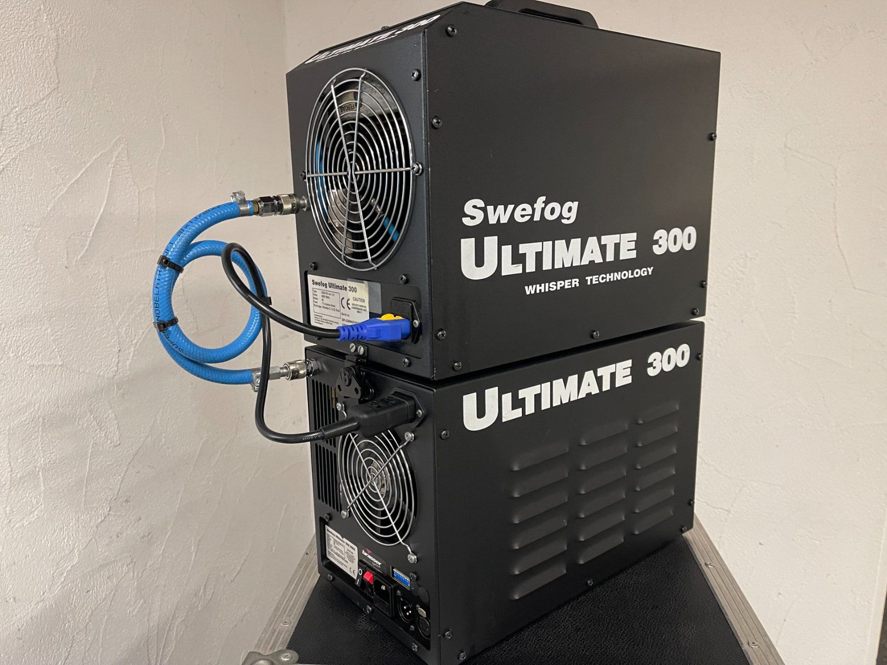 Tutte le macchine: SWEFOG Ultimate300DMX Hazer mit separatem Kompressor – Usato da Zizers venduto da fiduciar 1