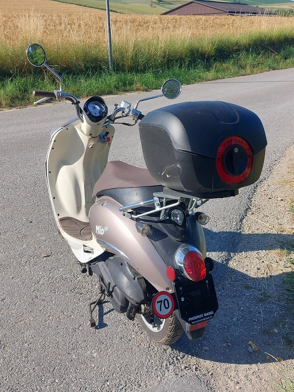 Sym Scooter: SYM Mio 50 IL Camping Roller Scooter A1 jg. 2015 Topcase – Usato da Schleitheim venduto da ZieglerMotoRecycling 4