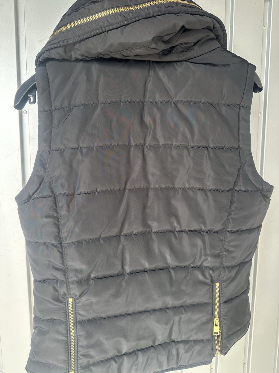 H&M Gilets & Westen: Daunengilet  – Gebraucht aus Zürich von renba1 1