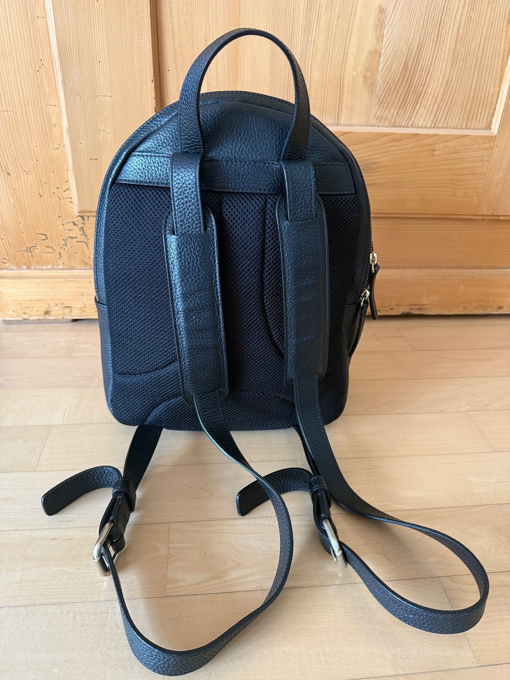 Navyboot Zaini: Navyboot Leder Rucksack schwarz - genarbtes Leder – Usato da Uster venduto da Schangnau87 2