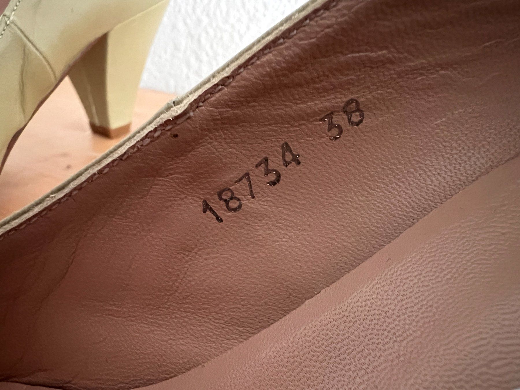 Scarpe da donna: ShaniBar Damenschuhe Gr. 37-37.5 – Usato da Bern venduto da NNV 7