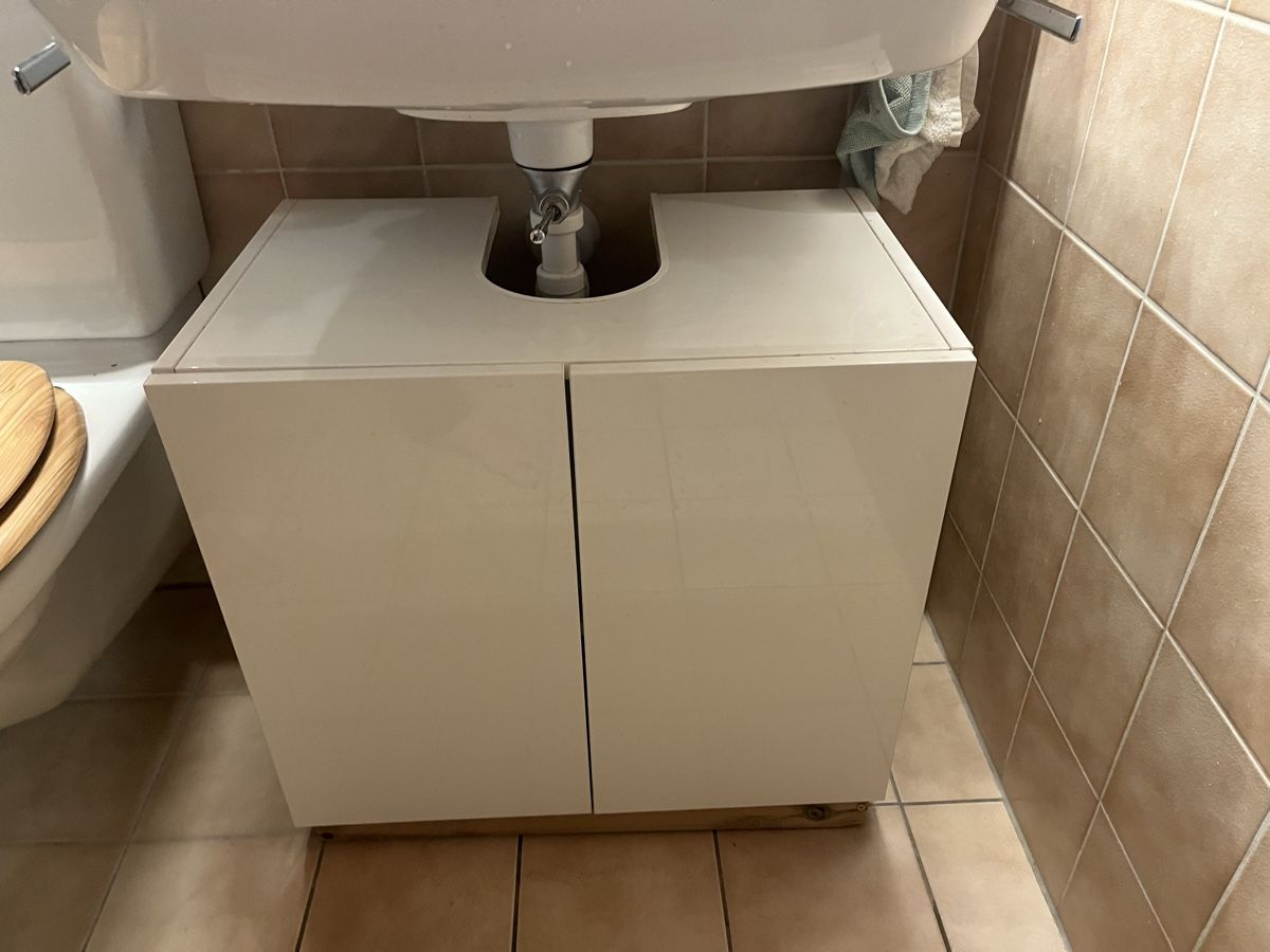 Mobili per bagno: Waschbeckenunterschrank – Usato da Schwarzenburg venduto da BluesFactory