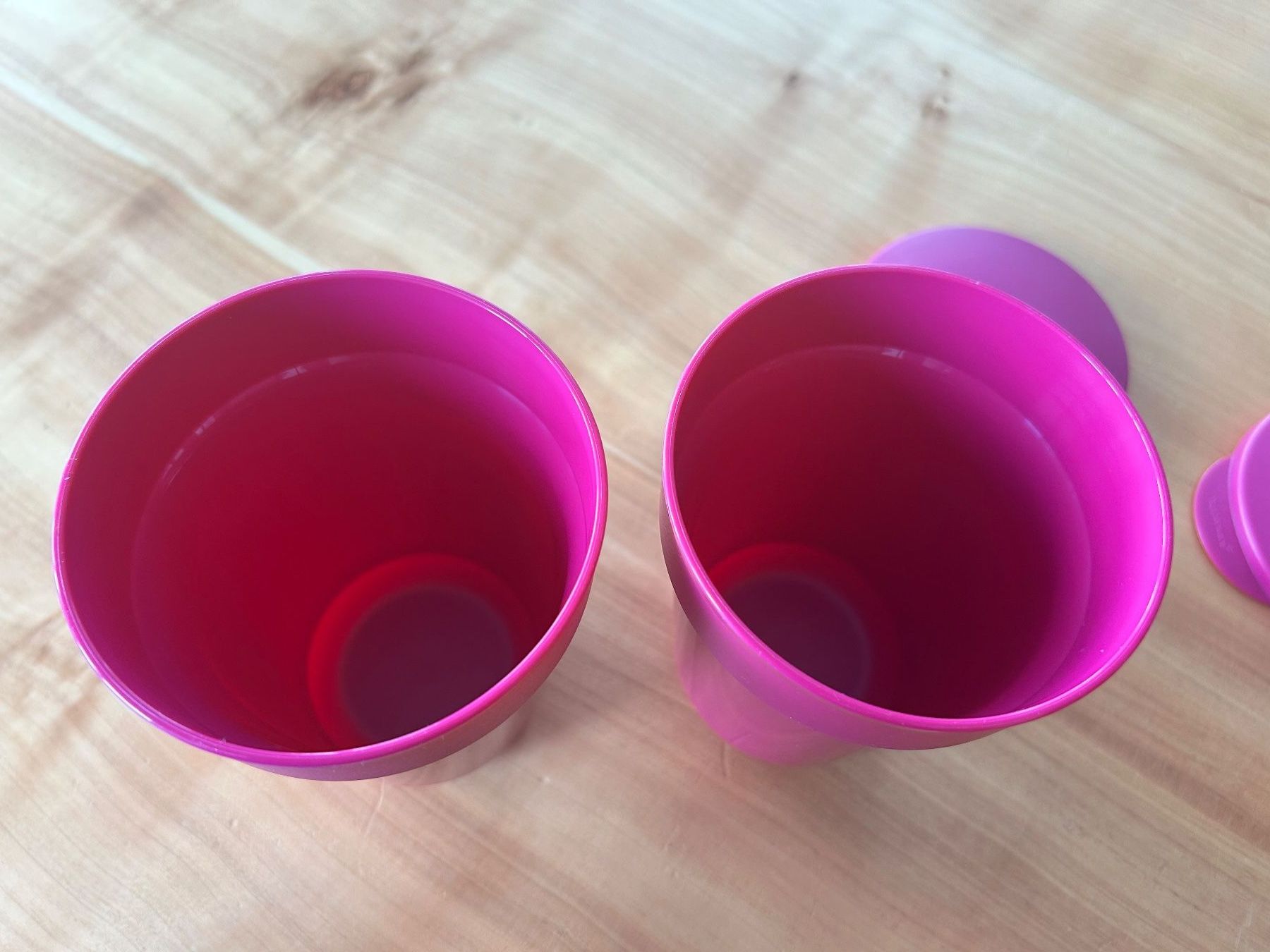 Tupperware Behälter & Ähnliches: Tupperware Becher 470ml pink 2 Stk mit Deckel NEU – Neu (gemäss Beschreibung) aus Kaltbrunn von lagone1 3