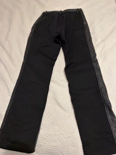 Harley-Davidson Pantaloni: Harley Davidson Halb leder Hose – Usato da Zollbrück venduto da Queenofdarkness 2