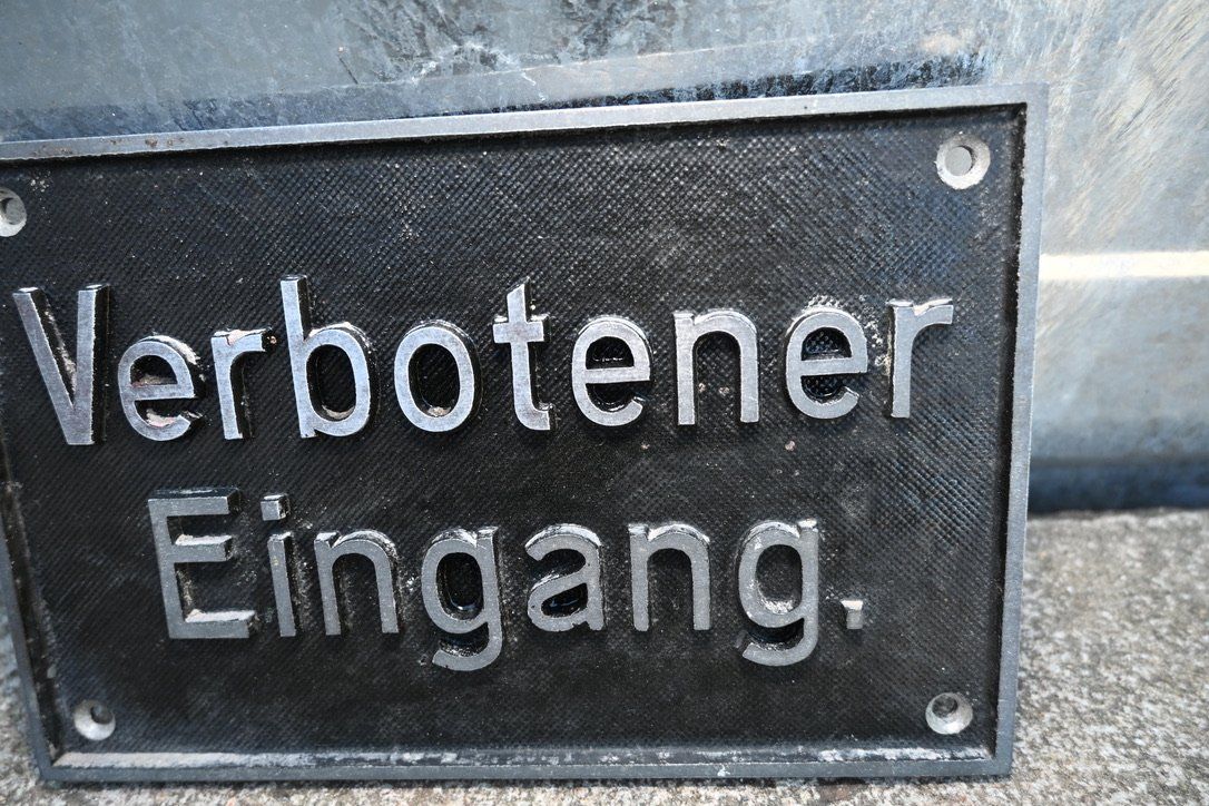 Schilder: altes Aluguss-Schild " VERBOTENER EINGANG " – Gebraucht aus Pfaffhausen von mono_rec 4