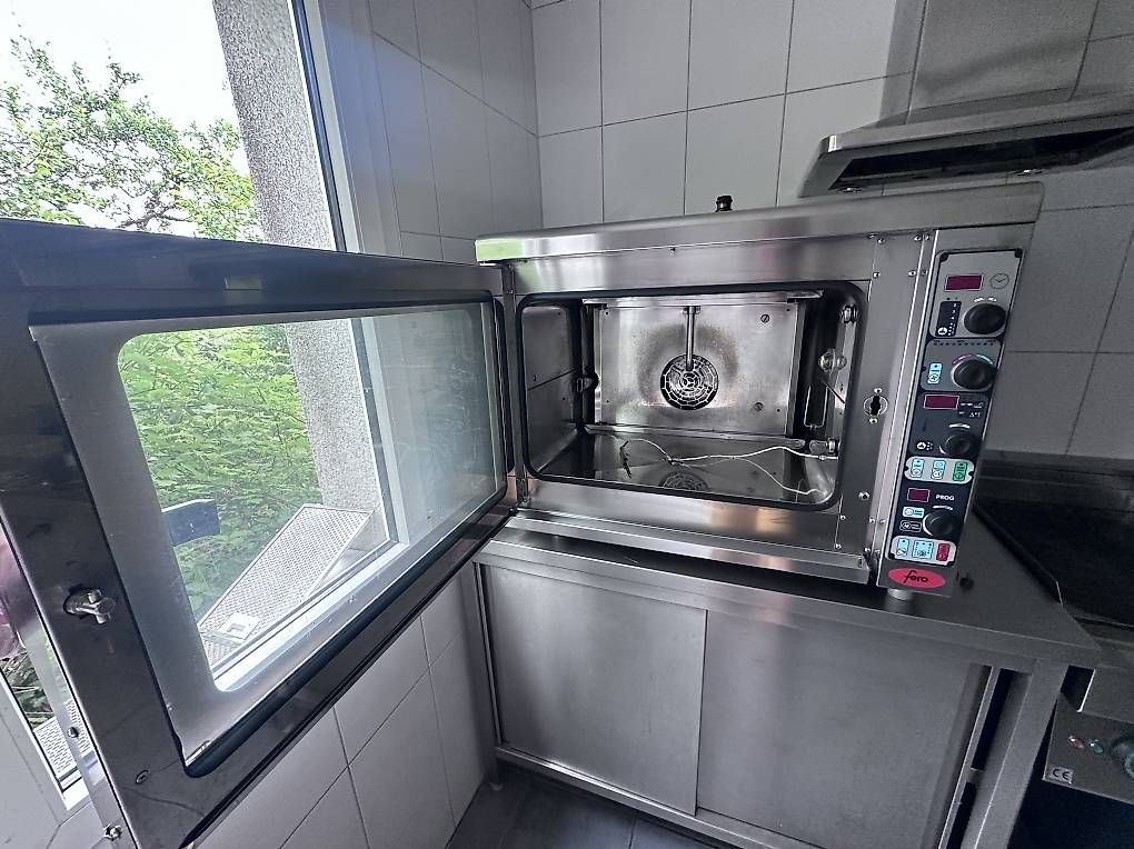 Cucine complete: Industrieküche aus Privathaushalt! – Usato da Bern venduto da vnk_9cwd 2