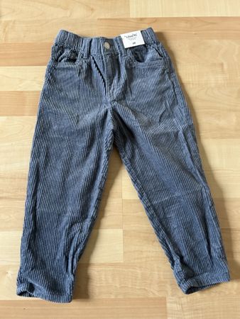 Neue Cordhose von H&M, Grösse 104, ideal für den Herbst