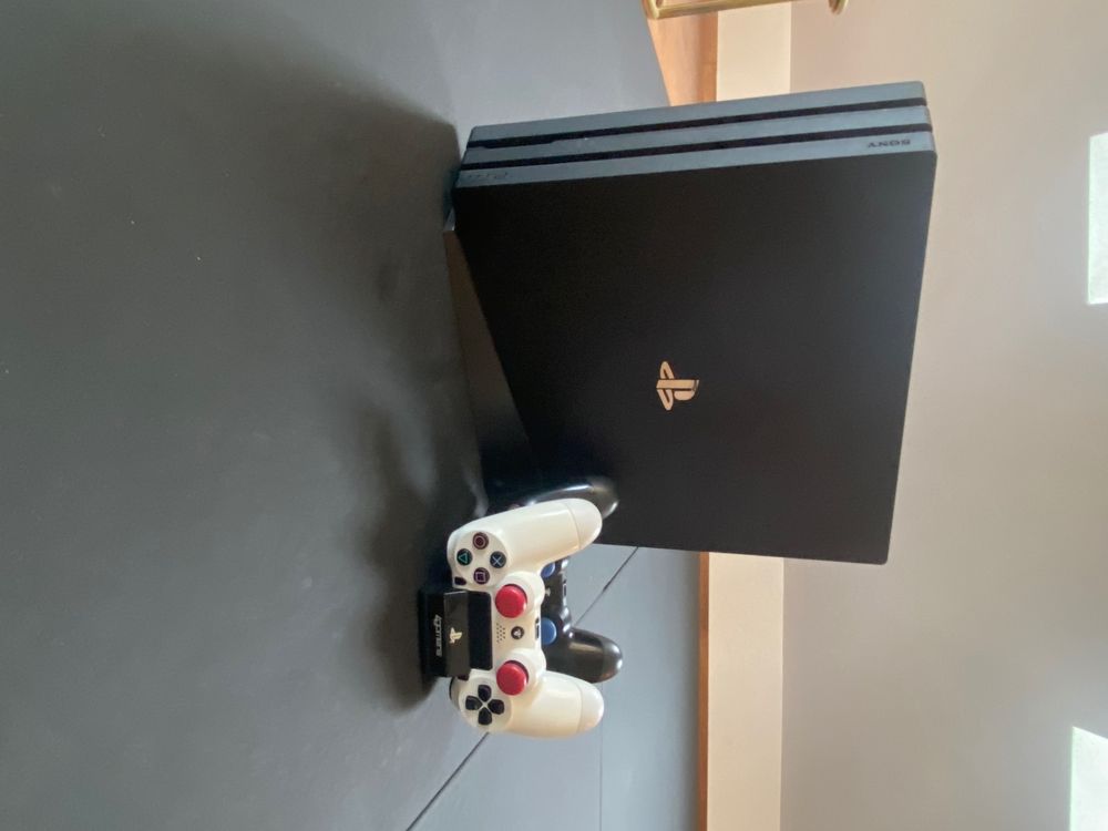 Sony Playstation 4 Pro Kaufen auf Ricardo