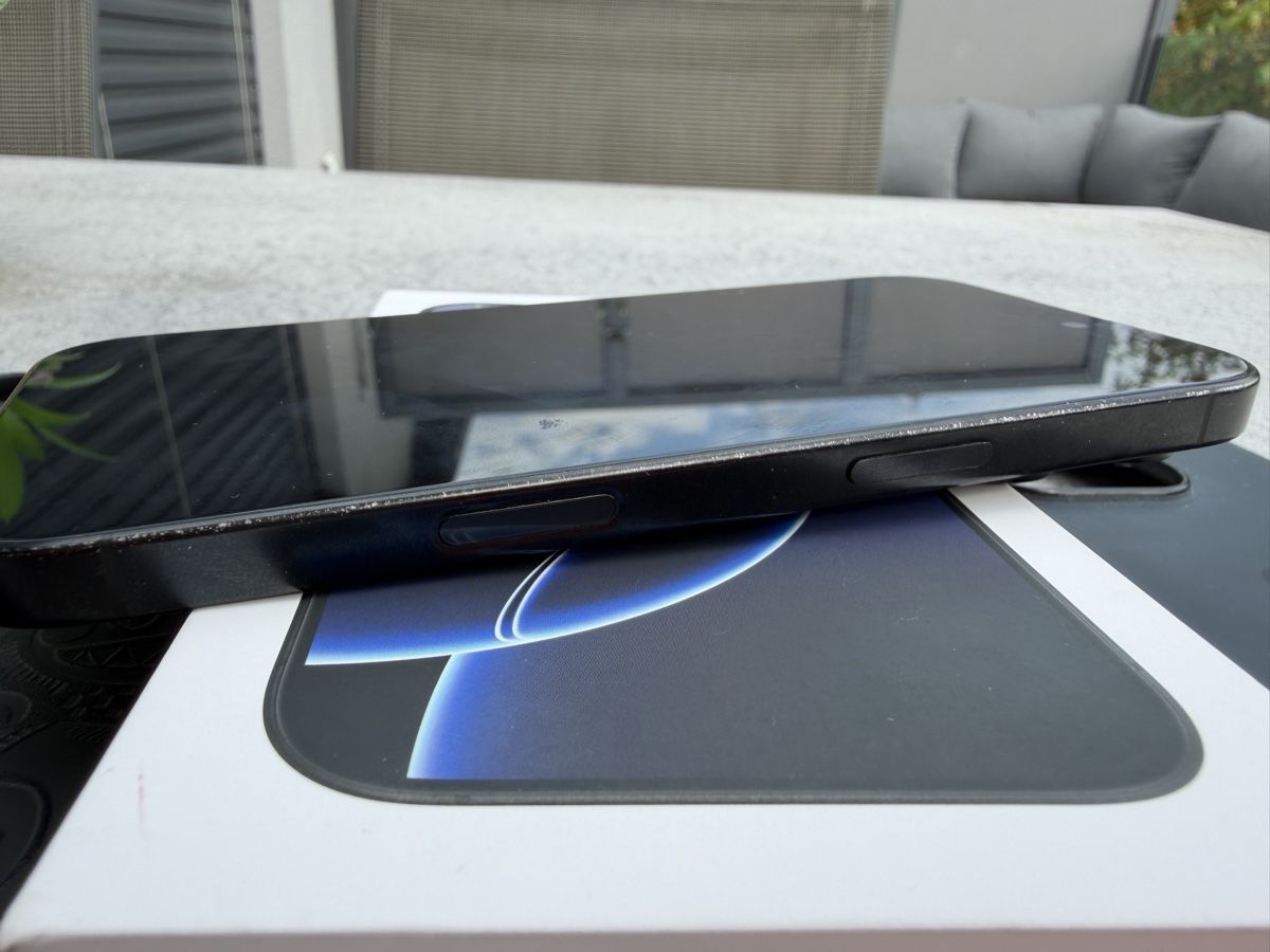Apple Handys / Smartphones: iPhone 16 pro – Gebraucht aus Zürich von Yoni_to 3
