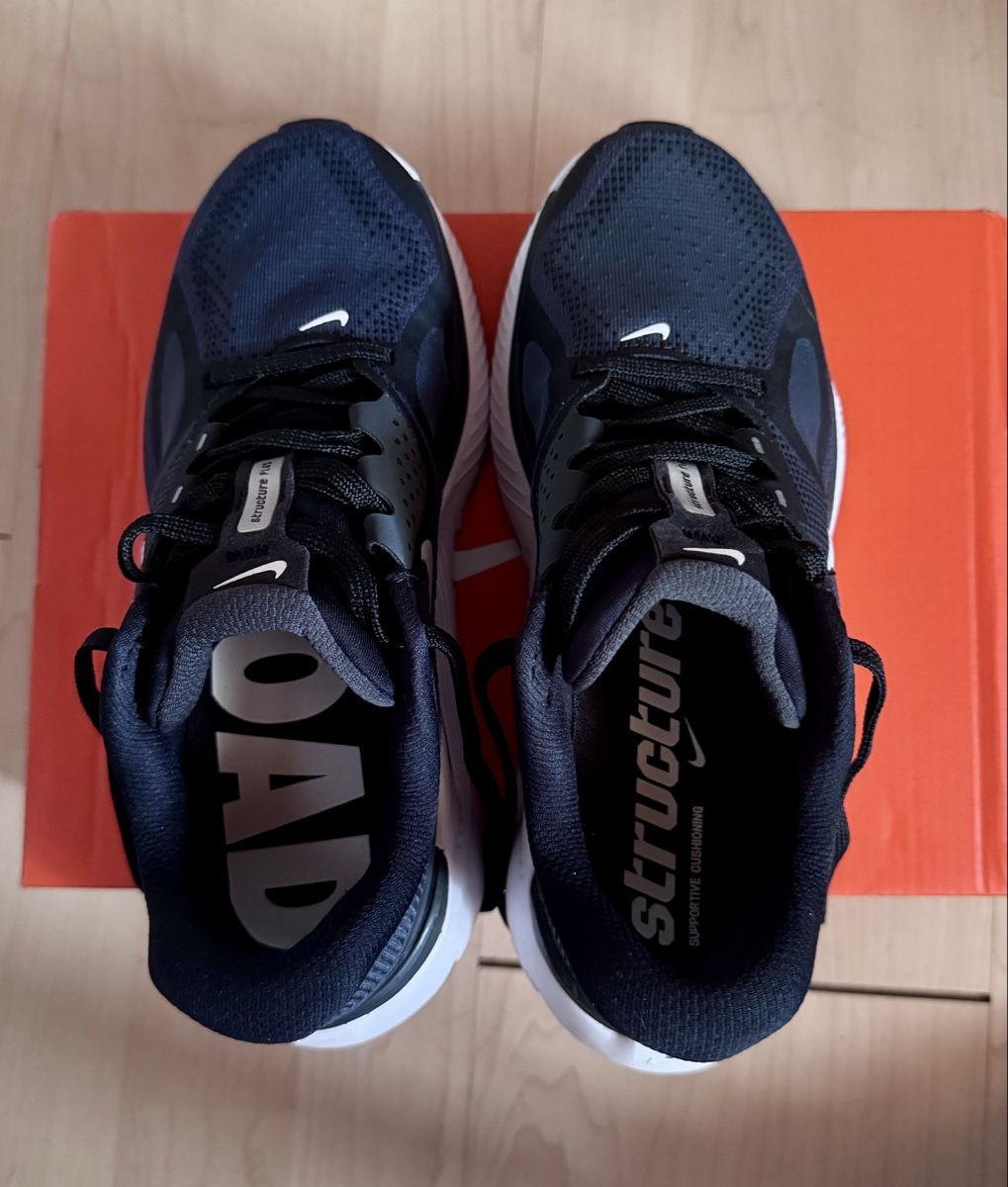 Nike Herrenschuhe: Baskets Nike Structure Plus, 35.5 – Neu (gemäss Beschreibung) aus Vétroz von girl80