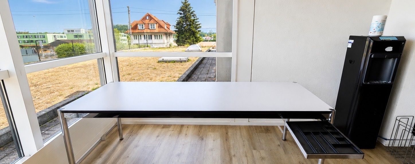 USM Scrivanie: USM Haller Tisch 175x75 cm – Usato da Grosshöchstetten venduto da nicitaa 2