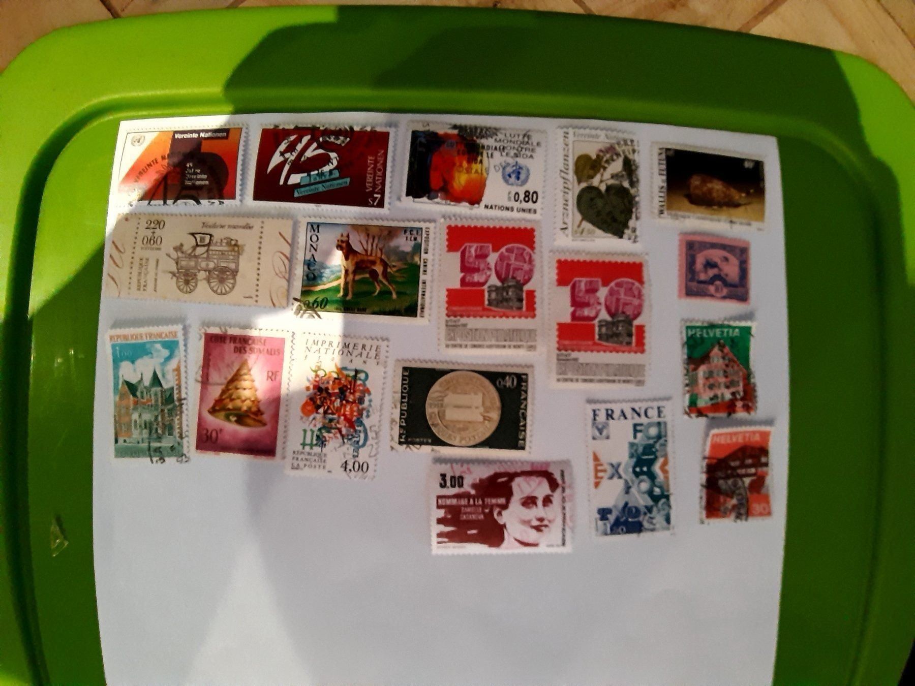 Tutti i francobolli: 18 timbres divers – Usato da Le locle venduto da juliensaran