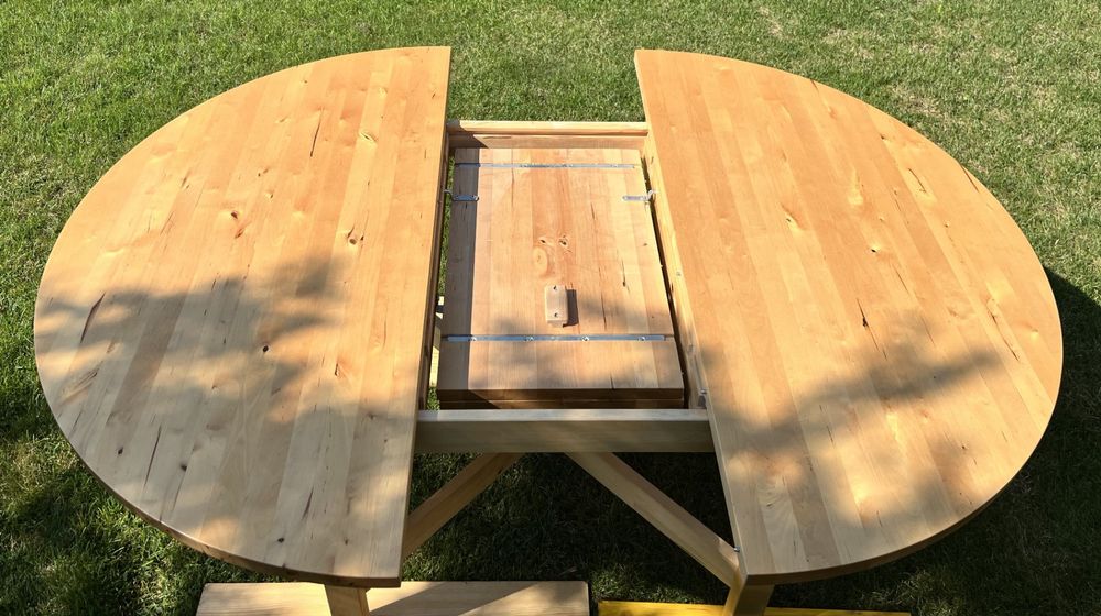 Runder, ausziehbarer IKEA Esstisch aus massivem Kiefernholz (Gebraucht) in Neftenbach für CHF 120 – nur Abholung auf Ricardo kaufen