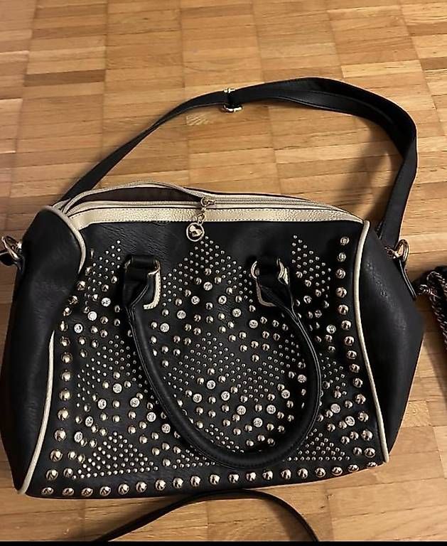 Taschen für Damen: Borsetta nera borchie dorate – Neu und originalverpackt aus Jona von sen_vd8v