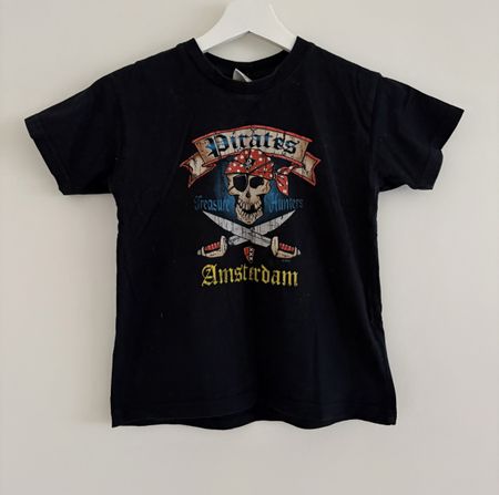 T-Shirt mit Piraten, Gr. 128 cm