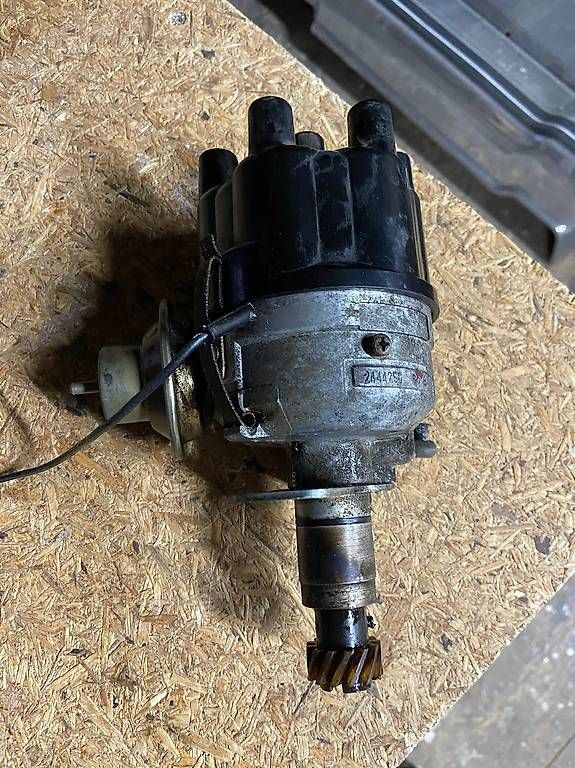 Motori: Zündverteiler Slant six motor – Usato da Ebnat-Kappel venduto da mic_2pwc